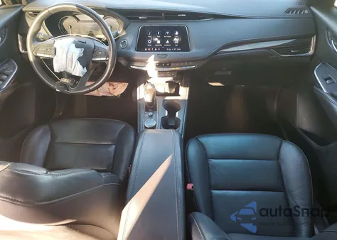 2021 Cadillac Xt4 Luxury z USA, uszkodzony, nr VIN 1GYAZAR4XMF034479